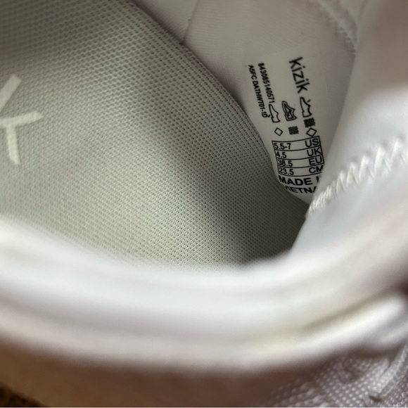 Kizik Athens Hands-Free Sneaker in White Size Women 7 / Men 5.5 - Picture 12 of 16